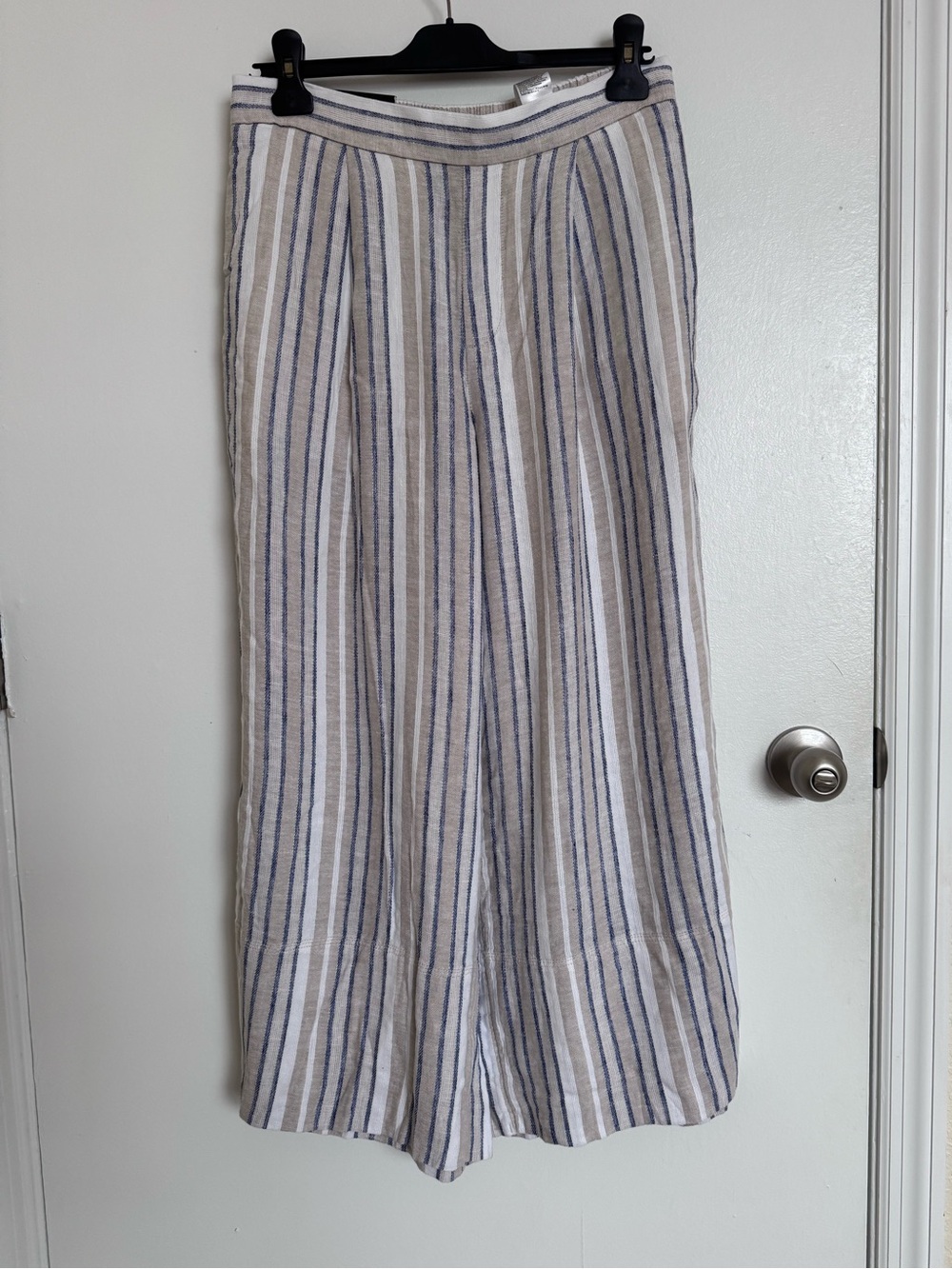 Banana Republic Beige and Blue Striped wide pants, SP 🦋